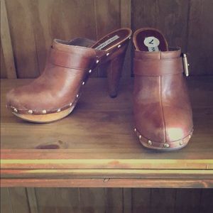 Steve Madden Fall clogs!